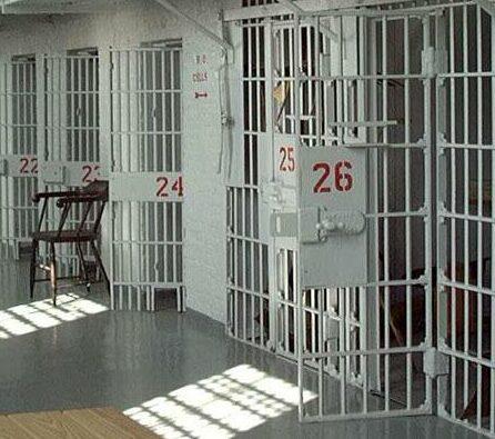 Il Garante dei detenuti ha fatto visita al carcere: «Sovraffollato del 10%»