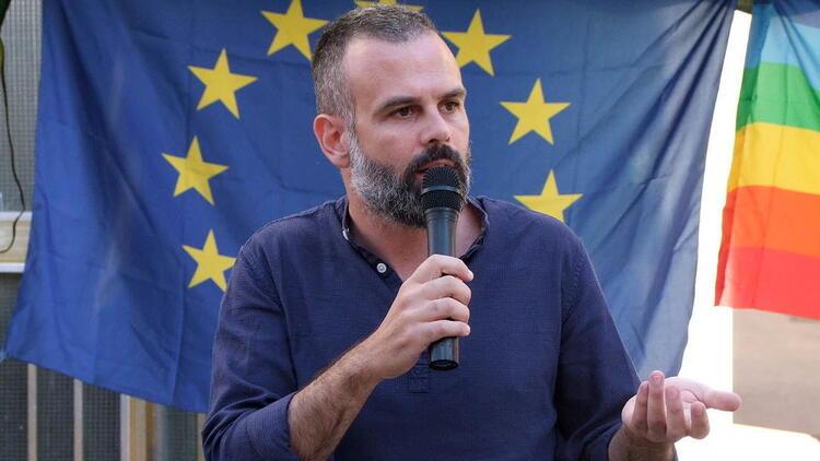 De Rosas in lista col Pd per un posto alla Camera. «Per me è un onore»