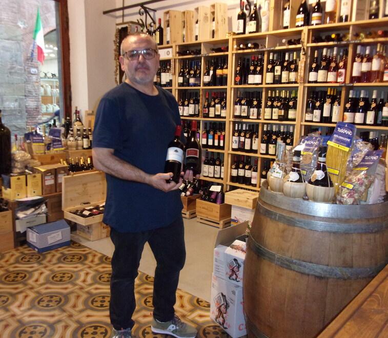 Dai gelati al vino: così rivive l’antica macelleria di via Santa Croce a Lucca