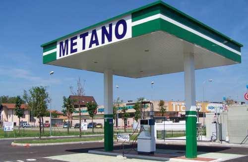 Un distributore di metano (archivio)