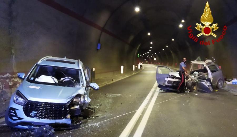 Jerzu, scontro frontale sull’Orientale sarda: grave una donna