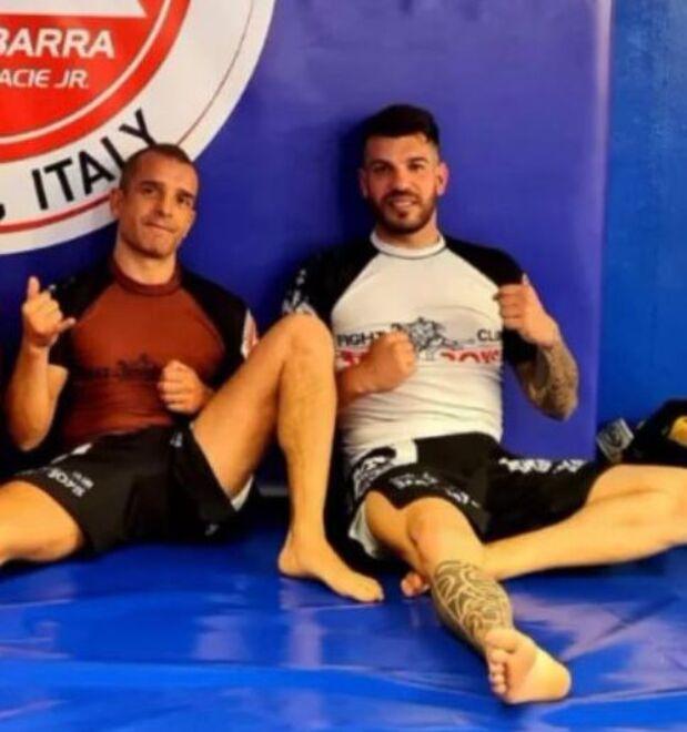 «Lo hanno preso a calci in cinque, poi Elia 17 baby l’ha accoltellato alla schiena»