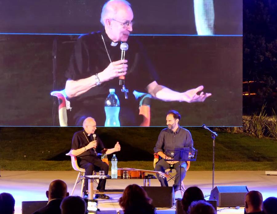 Risate e spiritualità con Marcorè alla Pastorale del turismo 2022
