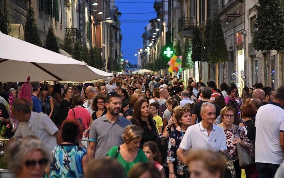 Tensione Comune-commercianti dopo la “soffiata” sul Capodanno