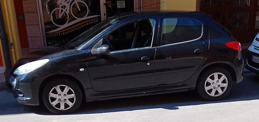 In cella il vandalo delle auto