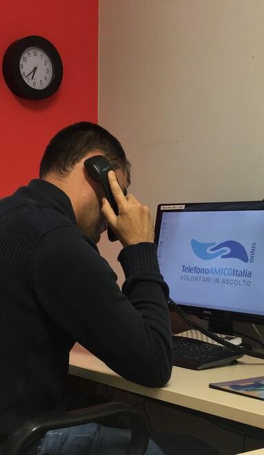 Modena Telefono amico cerca nuovi addetti «Servono rinforzi» 