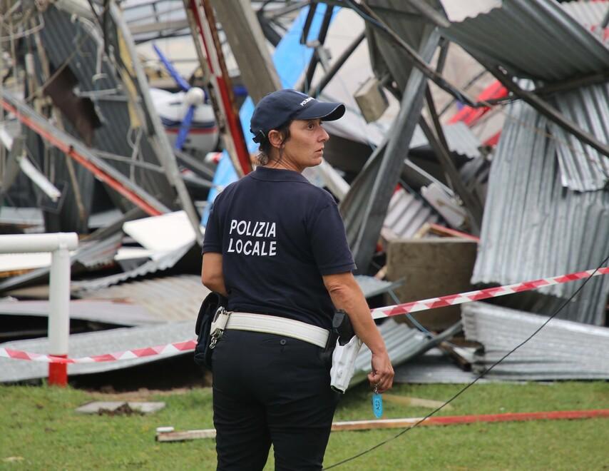 Sette aerei distrutti a San Felice e undici famiglie vengono sfollate