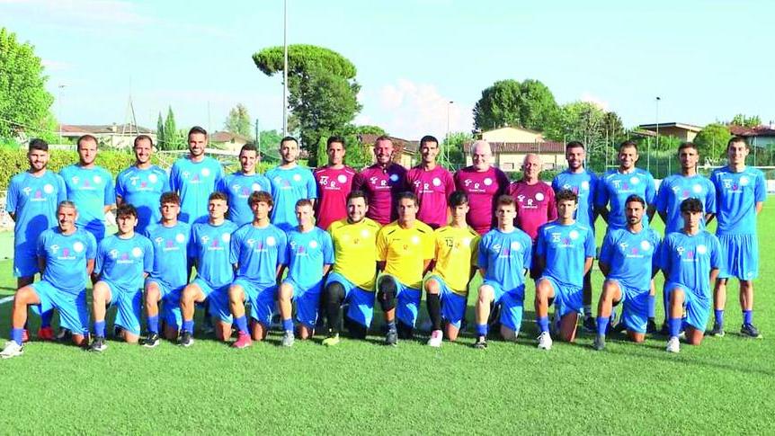 La rosa del Pietrasanta al lavoro in questi giorni al Pedonese