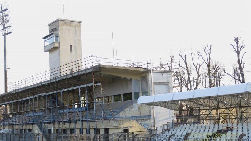 I lavori allo stadio Lungobisenzio dove il Prato dovrebbe disputare le partite interne del prossimo campionato di Serie D, ma sarà una corsa contro il tempo