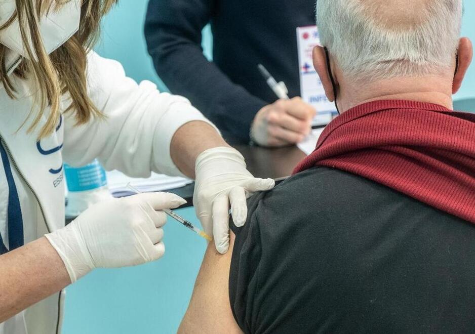 Covid, quarta dose al 25 per cento dei fragili