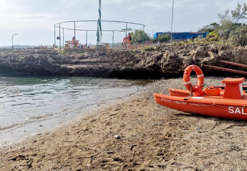 Rosignano: rischia di annegare, poliziotto la salva