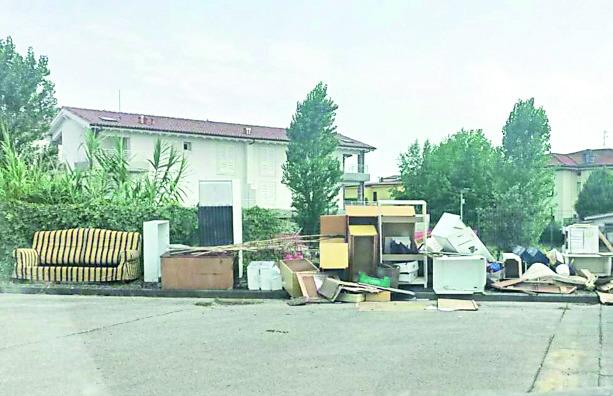 Scoperchiato il tetto dello Chalet, choc per lo storico locale a Certaldo