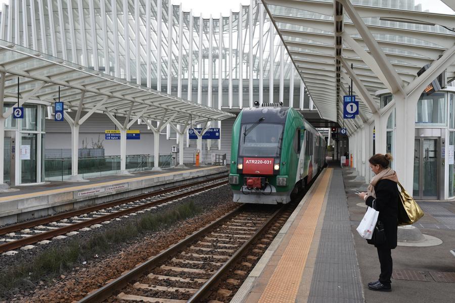 Guasto agli impianti per il maltempo: treni in ritardo fino a 3 ore