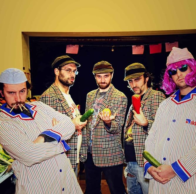 La Festa fa il pieno di musica e comici Il “battesimo” con i Nanowar of Steel