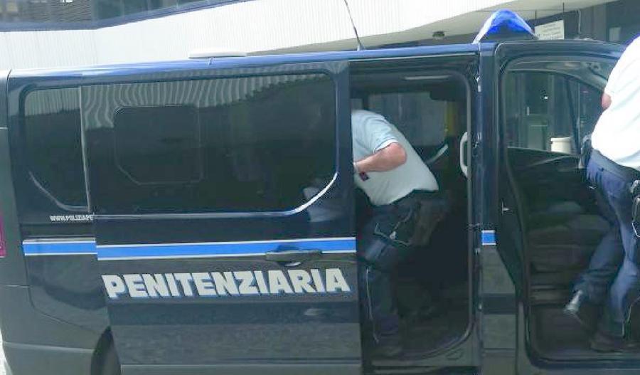 Incontra un uomo per il crack ma viene violentato e rapinato