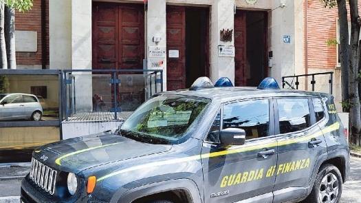 Vignola Cinque case, lingotti d’oro e auto Maxi confisca da 1,5 milioni