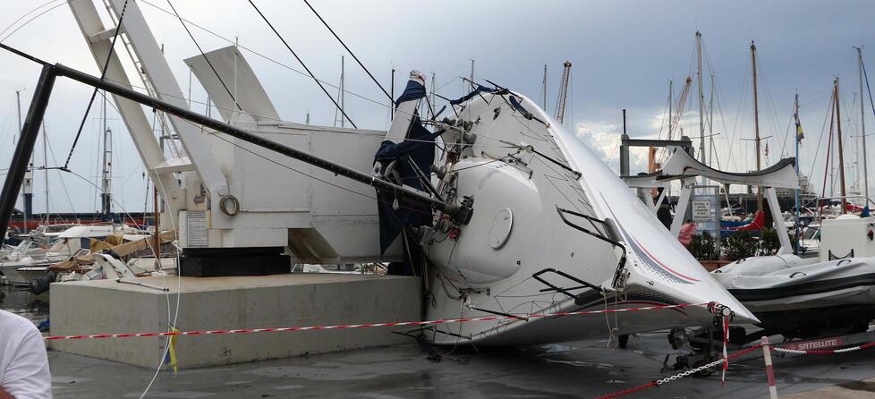 I danni al club nautico
