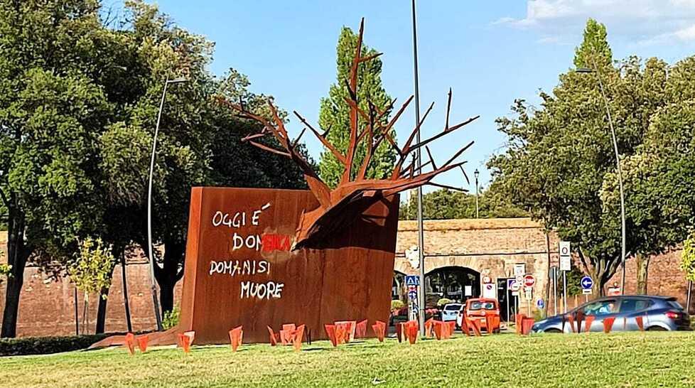 L’opera di fronte a Porta Sant’Anna con le ultime modifiche apportate da Pierotti