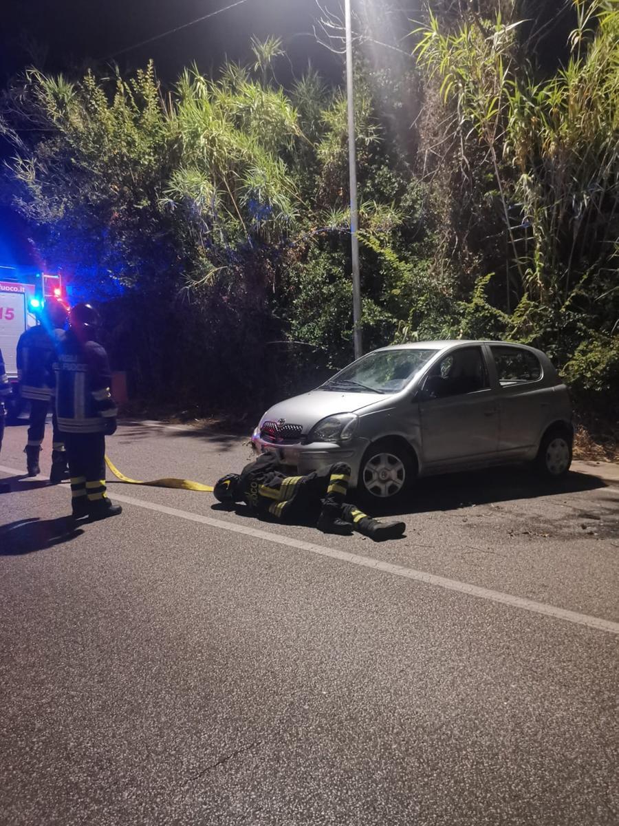 Auto ribaltata a Montenero, soccorsa una ventenne