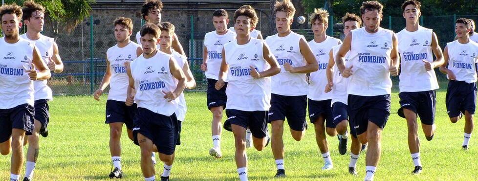 Nella foto di Paolo Barlettani un momento della preparazione atletica del Piombino calcio
