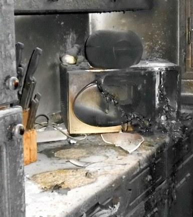 Avvolta dalle fiamme, è gravissima 