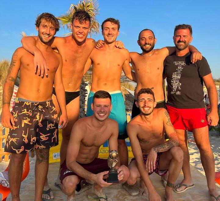 Il Beach soccer tanto popolare in Versilia, sulla riviera romagnola e in molti altri litorali italiani è sbarcato anche alle Spiagge bianche