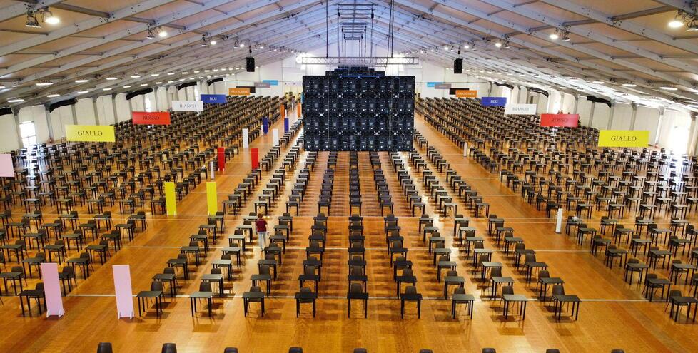 La carica dei quindicimila e l’ippodromo si trasforma per i test universitari e i concorsi