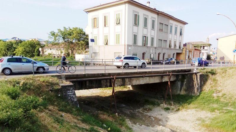 Scatta la demolizione del ponte sull’Orme