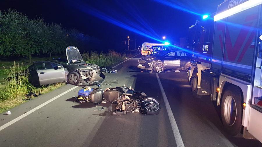 Castelnuovo. Violento scontro serale sull’Estense Cinque persone in ospedale