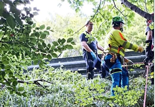 Grave motociclista di San Prospero finito in un dirupo