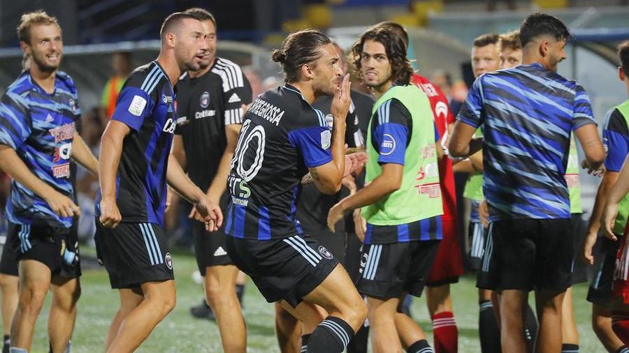 Pisa, la salva Torregrossa allo scadere: è 2-2 con il Como