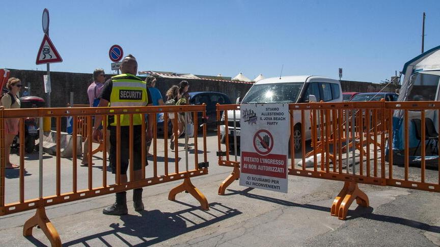 Jova Beach Party a Viareggio, gli organizzatori: "Da Anpas e Croce rossa accuse fantasiose”