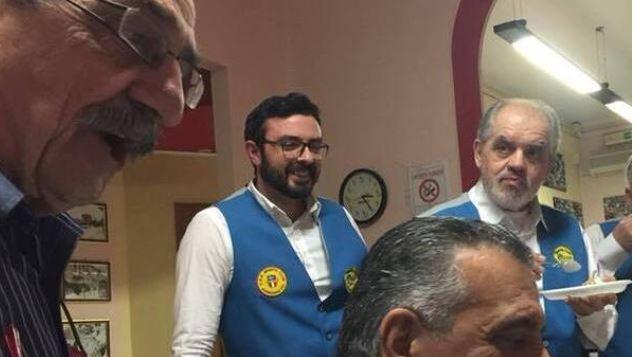 Ferrara, i negozi di paese si arrendono