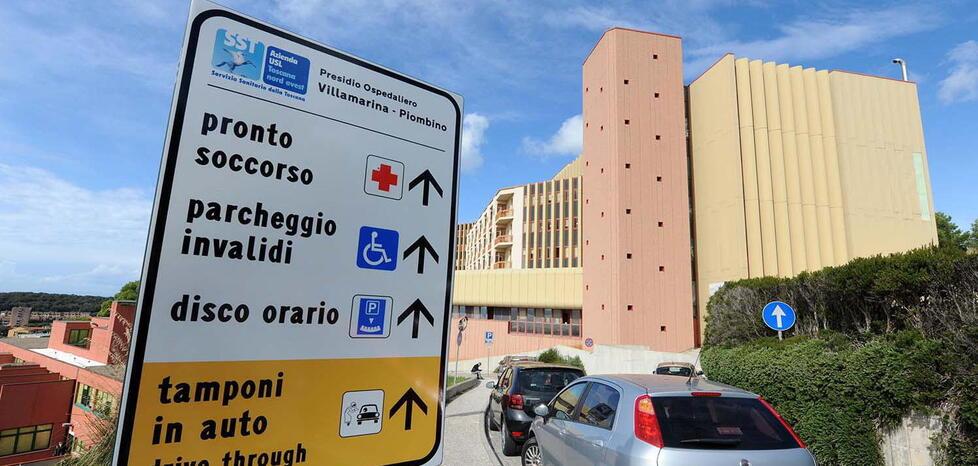 Una veduta dell’ospedale di Piombino dove da giugno 2019 è chiuso il Punto nascita