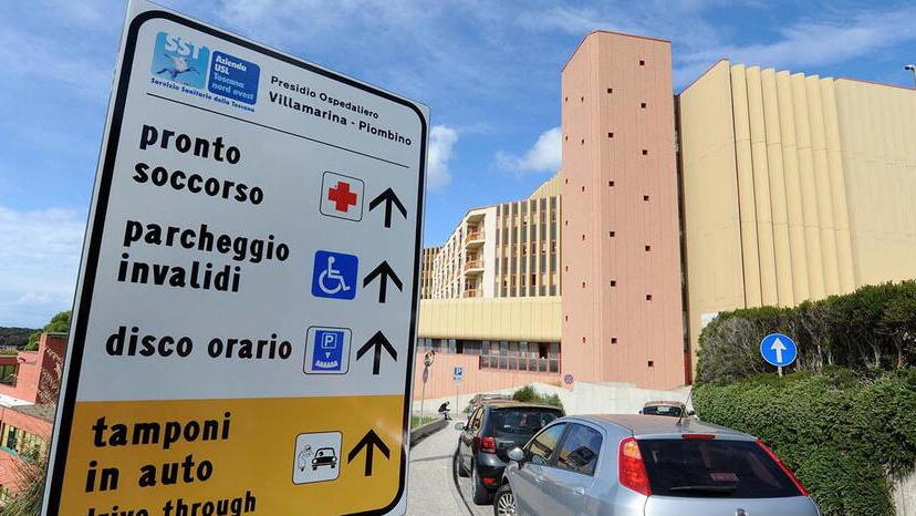 Una veduta dell’ospedale di Piombino dove da giugno 2019 è chiuso il Punto nascita