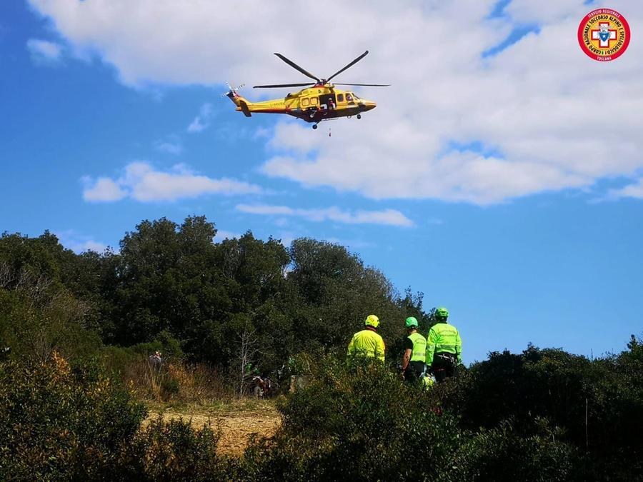 Muore a 28 anni cadendo in un canalone sulle Apuane