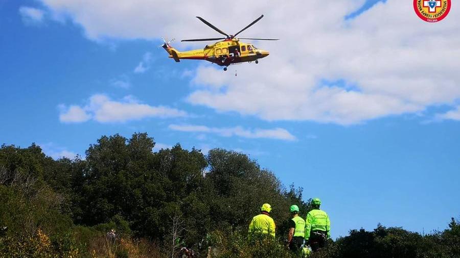 Muore a 28 anni cadendo in un canalone sulle Apuane