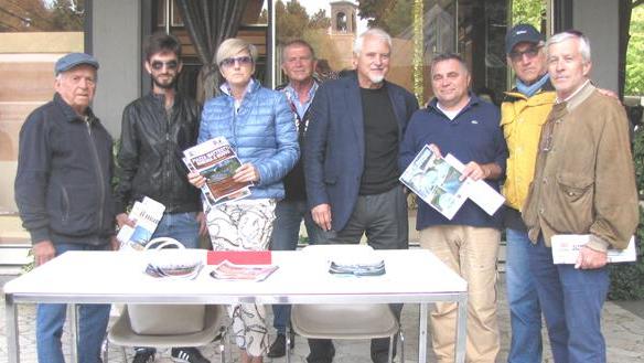 Anche il sindaco... scende in piazza