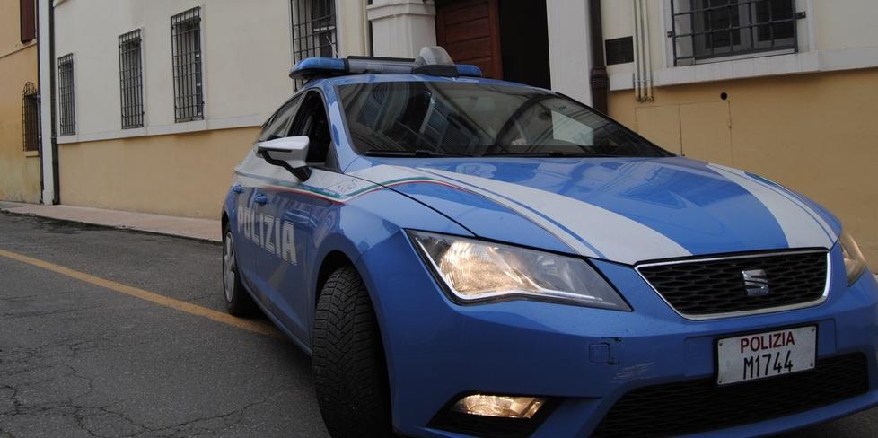Mirandola. Non gli va di aspettare: aggressione e danni al Pronto soccorso 