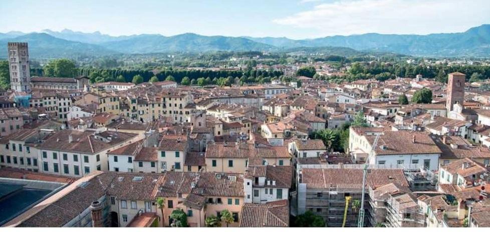 I super ricchi a caccia di case: perché Lucca è diventata la città più richiesta dagli stranieri