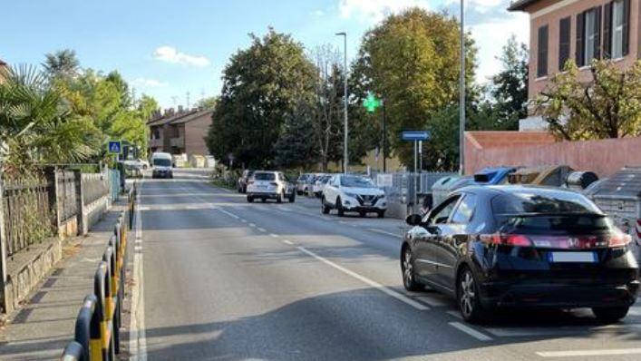 Ferrara, muore cadendo dalla bici