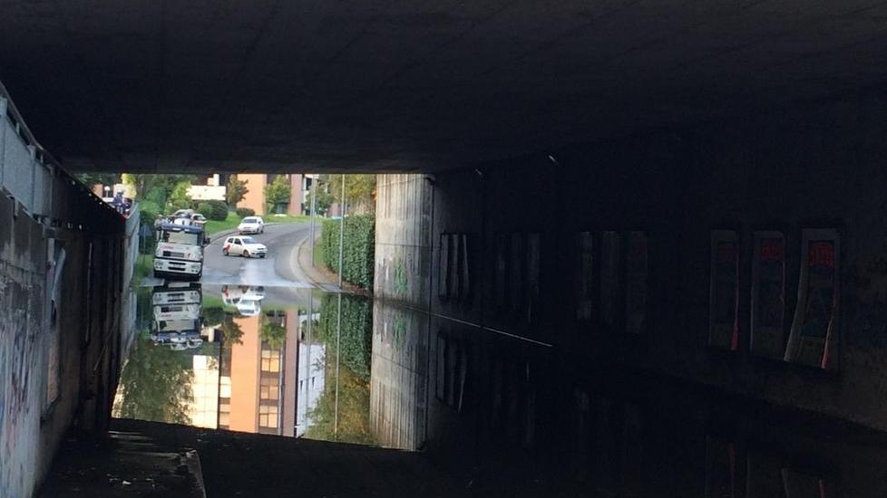 Guasto alle fogne, traffico in tilt