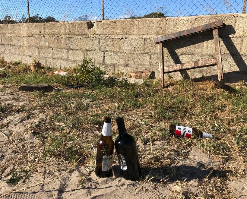 Maria Pia, i super cafoni della notte riempiono di rifiuti spiagge e pineta 