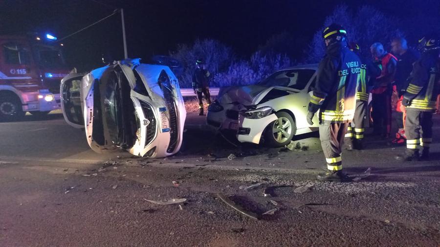 Scontro frontale tra auto sulla Ittiri-Uri: sette persone ferite