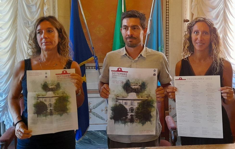 La vicesindaca Lucia Scatena, Gabriele De Luca (associazione The Thing) e l'assessora allo sport Roberta Paolicchi
