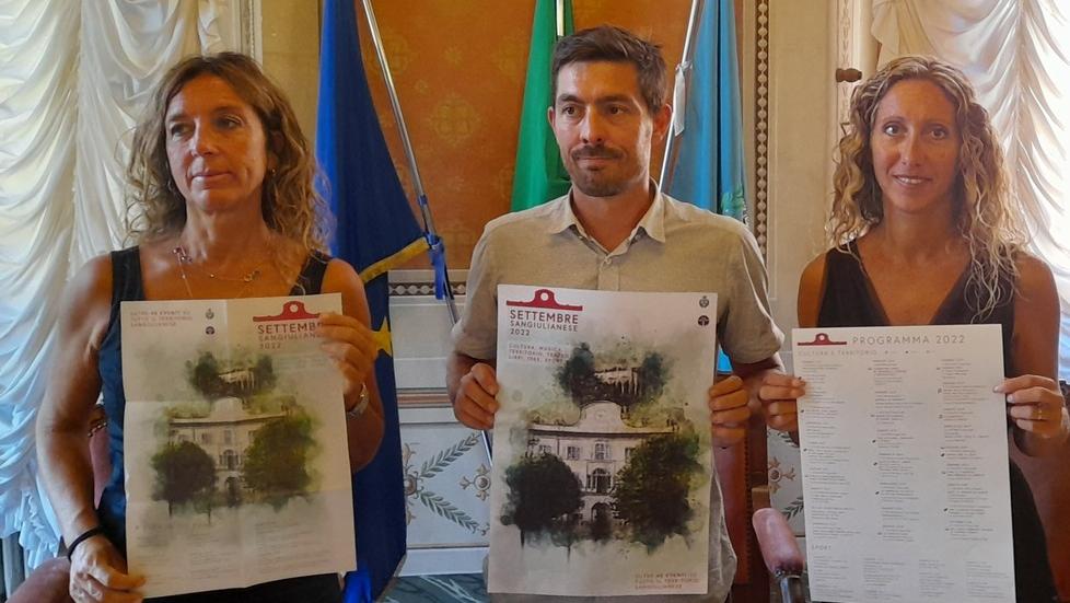 La vicesindaca Lucia Scatena, Gabriele De Luca (associazione The Thing) e l'assessora allo sport Roberta Paolicchi