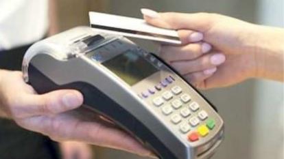 Un pagamento con il Pos