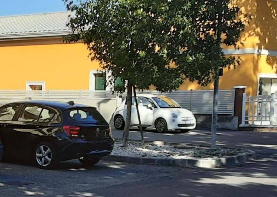 Concordia. Investita dalla propria auto che si muove e la schiaccia