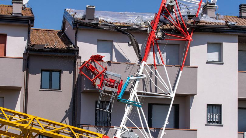 Disastro colposo: a Ferrara 6 indagati per la gru crollata sulle case