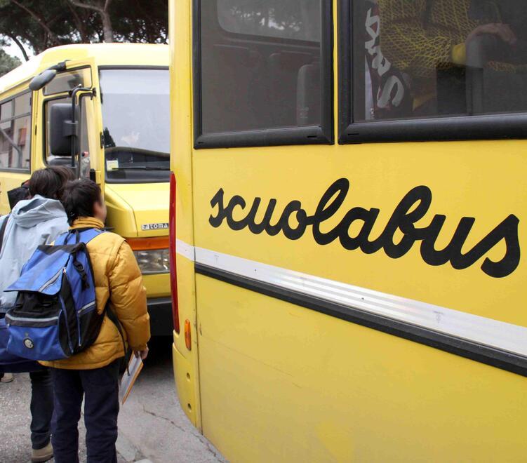 Lucca, mancano autisti di scuolabus: le aziende assumono 